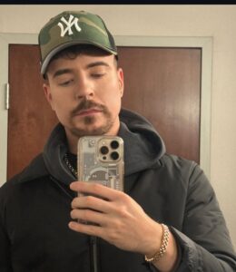 Read more about the article Mr Beast Burger : Revolutionizing Fast Food with YouTube Fame